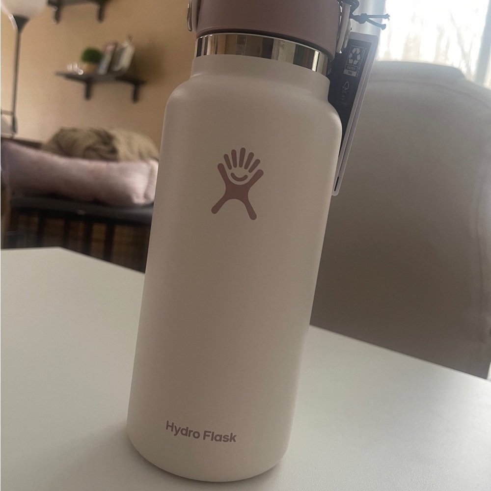Whole Foods limited edition juneberry hydro flask 32 oz